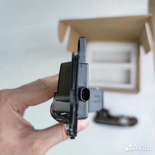 Динамические поворотники на Toyota RAV4 Highlander