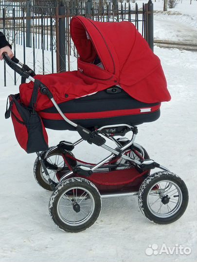 Коляска одной люлькой