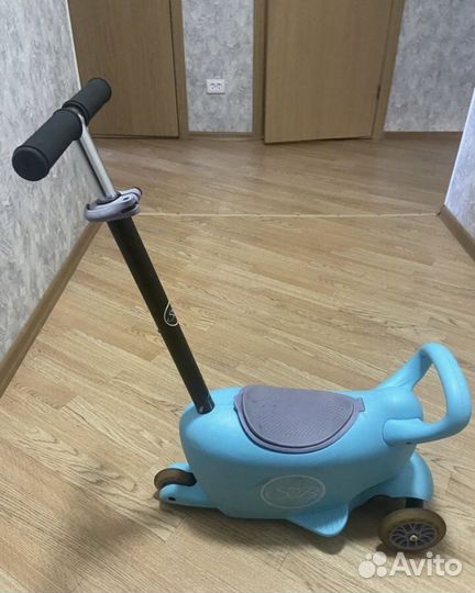 Каталка Самокат с ручкой, беговел