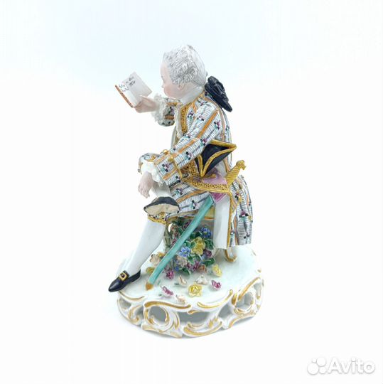 Статуэтка Meissen 18 век Мальчик с книгой