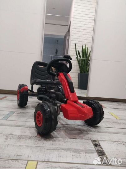 Баги детский с педалями