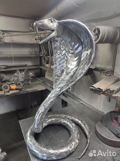 Орёл из металла