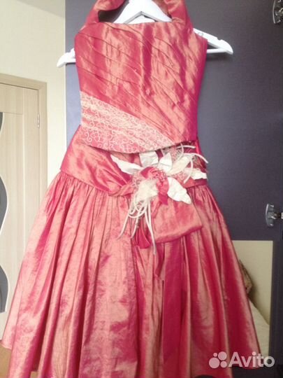Нарядное платье 42-44