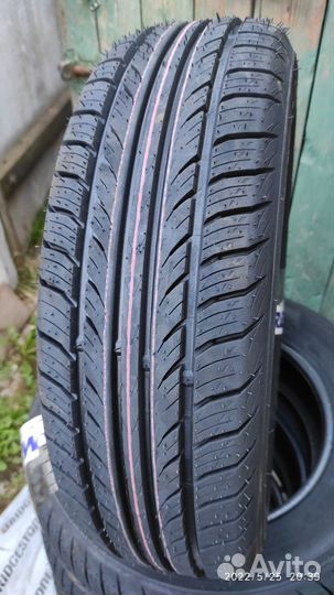 Покрышки r15 195 65 Новые
