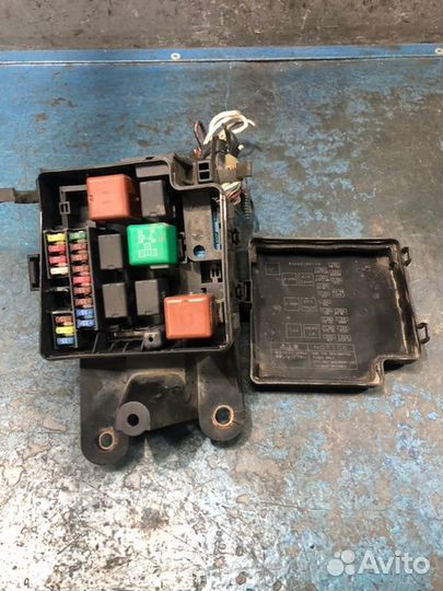 Блок предохранителей Lexus Ls430 UCF30 UCF31