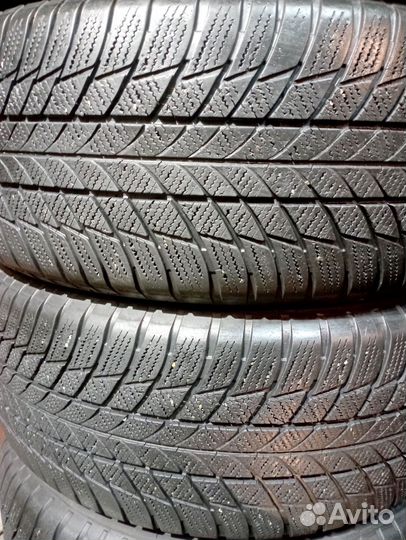 Bridgestone Blizzak LM-001 245/50 R19