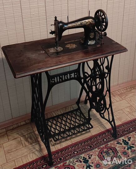Швейная машинка Singer