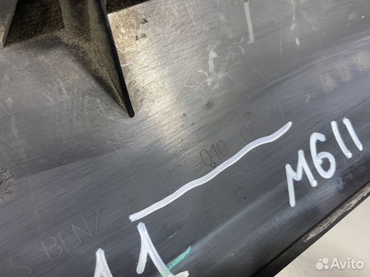 Накладка моторного отсека Mercedes W203 C