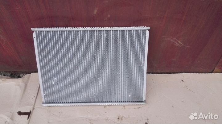 Радиатор охлаждения основной тойота витц витз