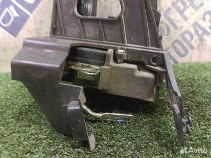 Замок двери задний левый Ford Fusion хэтчбек 1.6