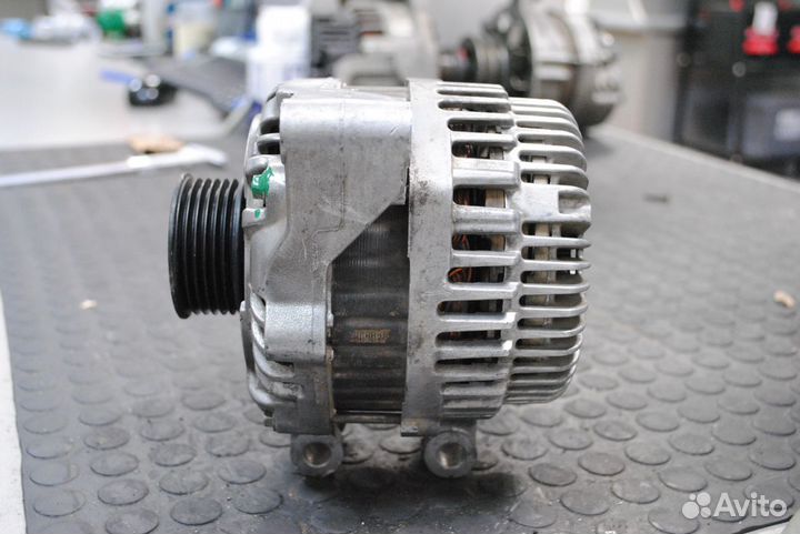 Генератор Subaru Forester 2.0 AWD с 2008 г.в. б/у