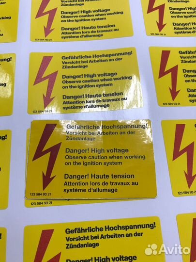 Наклейка мерседес на корпус воздушного фильтра