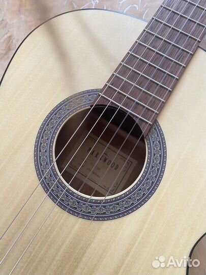 Продам новую гитару Parkwood PC90 OP в чехле