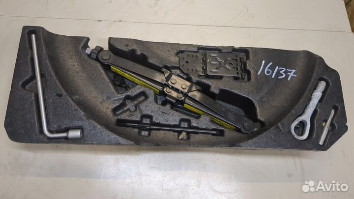 Набор инструментов штатный Mercedes ML W164, 2007