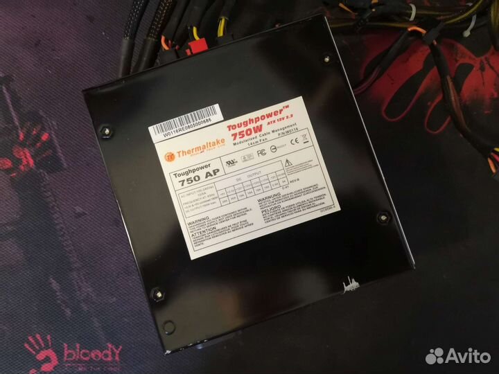 Полумодульный блок питания Thermaltake 750w,пломба