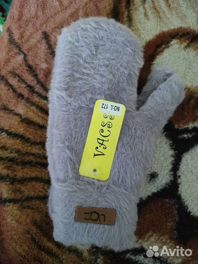 Варежки женские