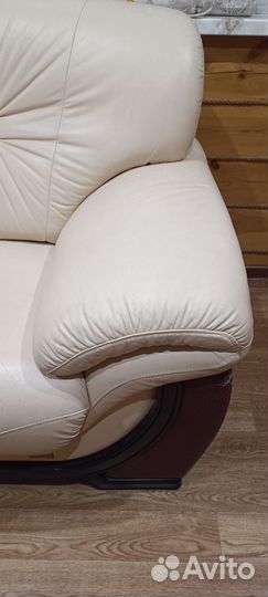 Кресло кожаное