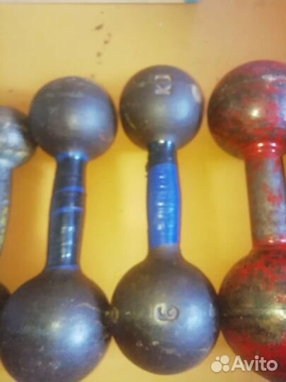 Набор гантелей