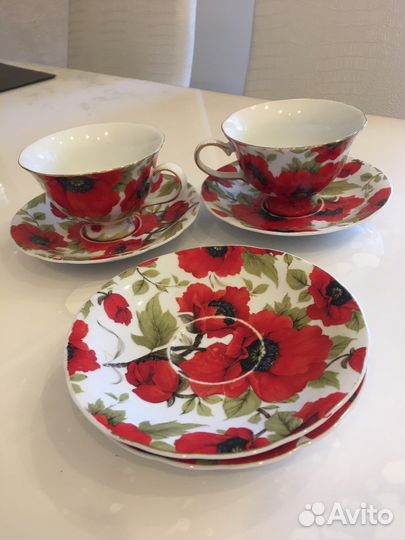 Чайные чашки с блюдцами