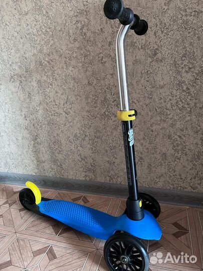 Самокат трехколесный