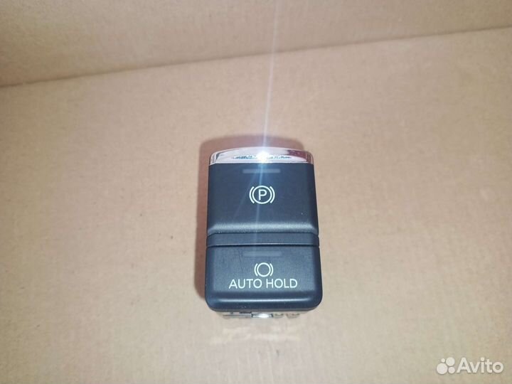 Кнопка ручника Mitsubishi Outlander 3