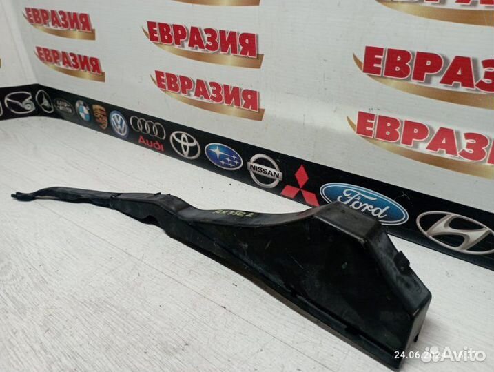 Накладка замка капота Lexus Rx350 2GR-FE