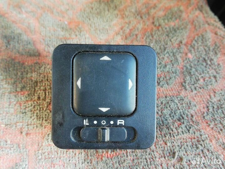 Кнопка Мазда Демио 1