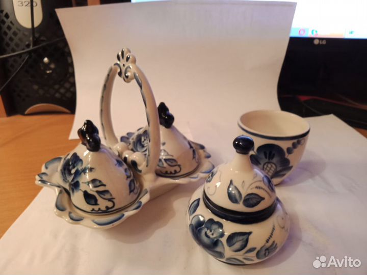 Икорница соусница гжель