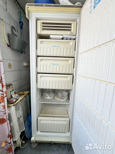 Морозильная камера Stinol