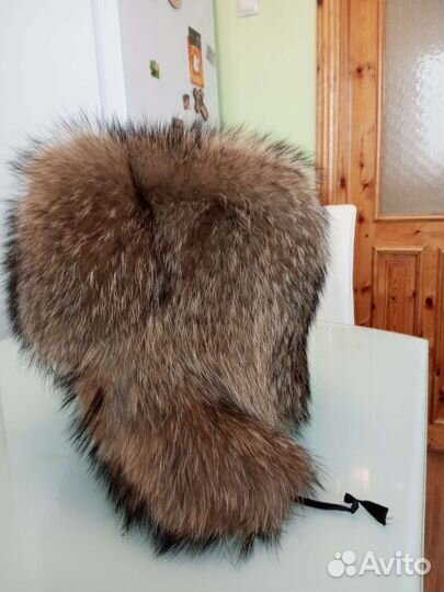 Шапка из меха енота