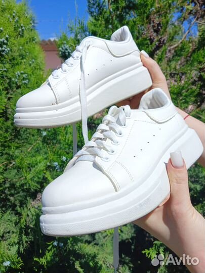 Кроссовки женские 36 р-р