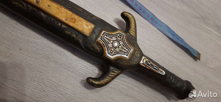 Бутылка в виде меча