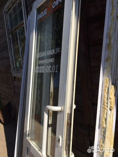 Дверь пластиковая входная