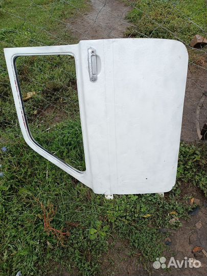 Прадаю двери от нивы