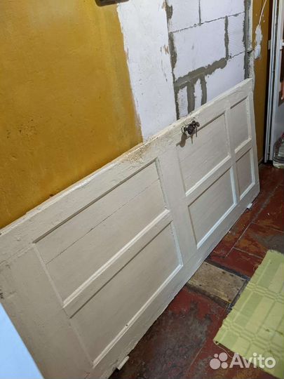 Двери межкомнатнатные разные б/у