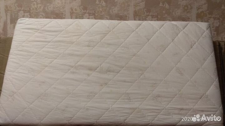 Продается детский матрас в кроватку