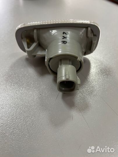 Повторитель поворота в крыло правый Toyota