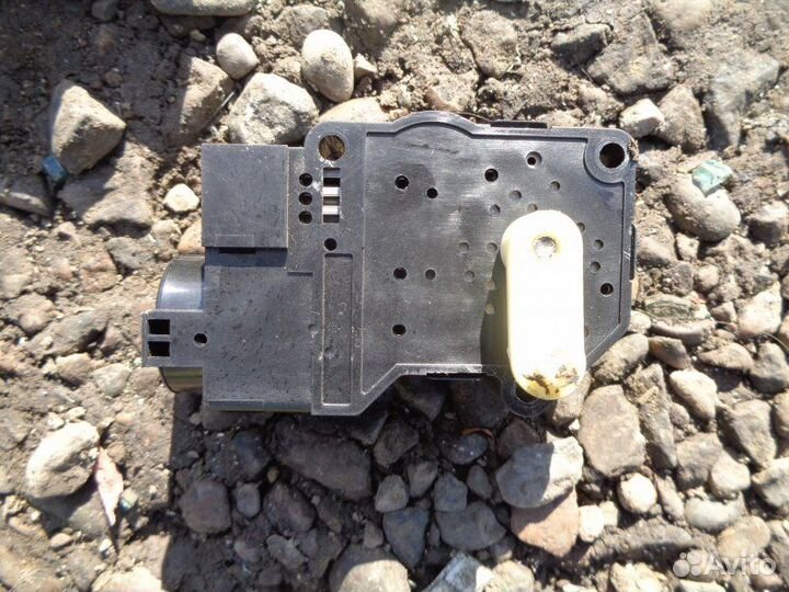 Сервопривод заслонок печки Nissan Primera QP11