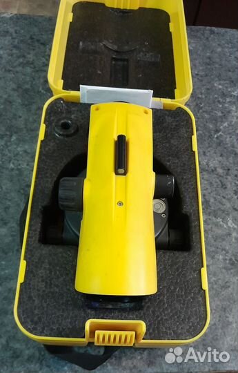 Нивелир оптический Leica NA 532