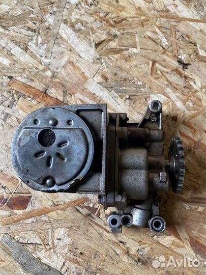 Насос масляный Peugeot Partner