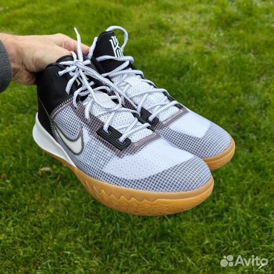 Nike kyrie flytrap 4 Us10.5