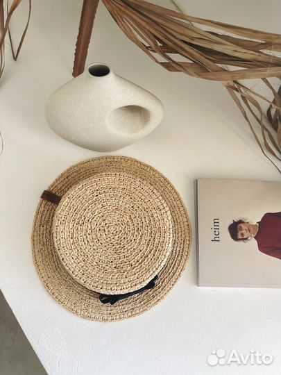 Соломенная шляпа канотье