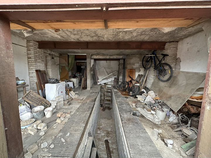 Гараж, > 30 м²