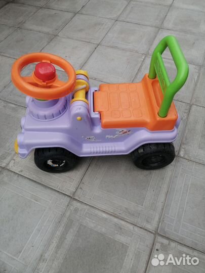 Машинка каталка толокар