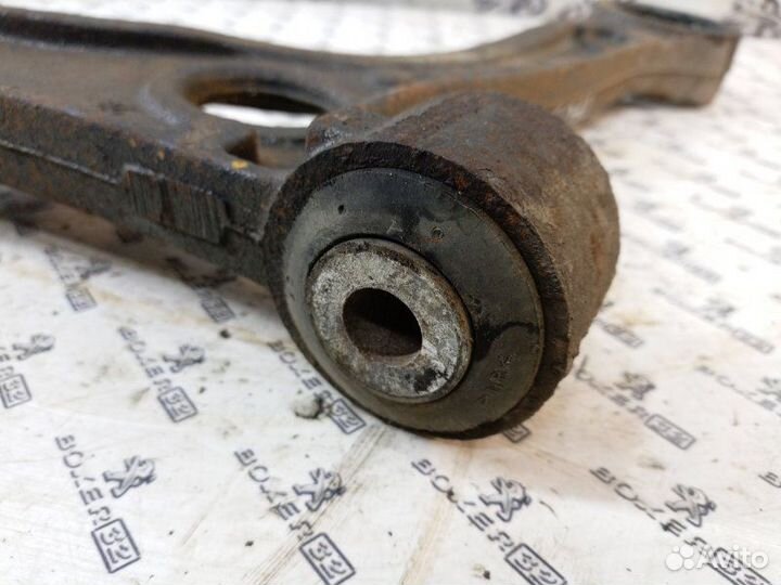 Рычаг подвески нижний передний правый Peugeot