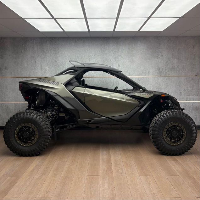 BRP Can-Am Maverick R X RC, 2026, 999 999 км