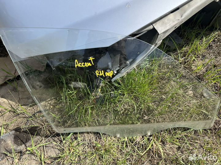 Стекло боковое Hyundai Accent акцент