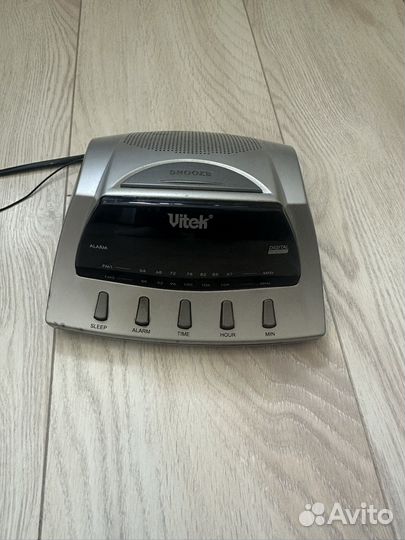 Радио часы будильник vitek