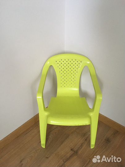 Стул пластиковый