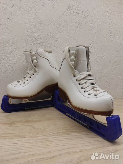 Коньки фигурные профессиональные Axel (аксель) 26р